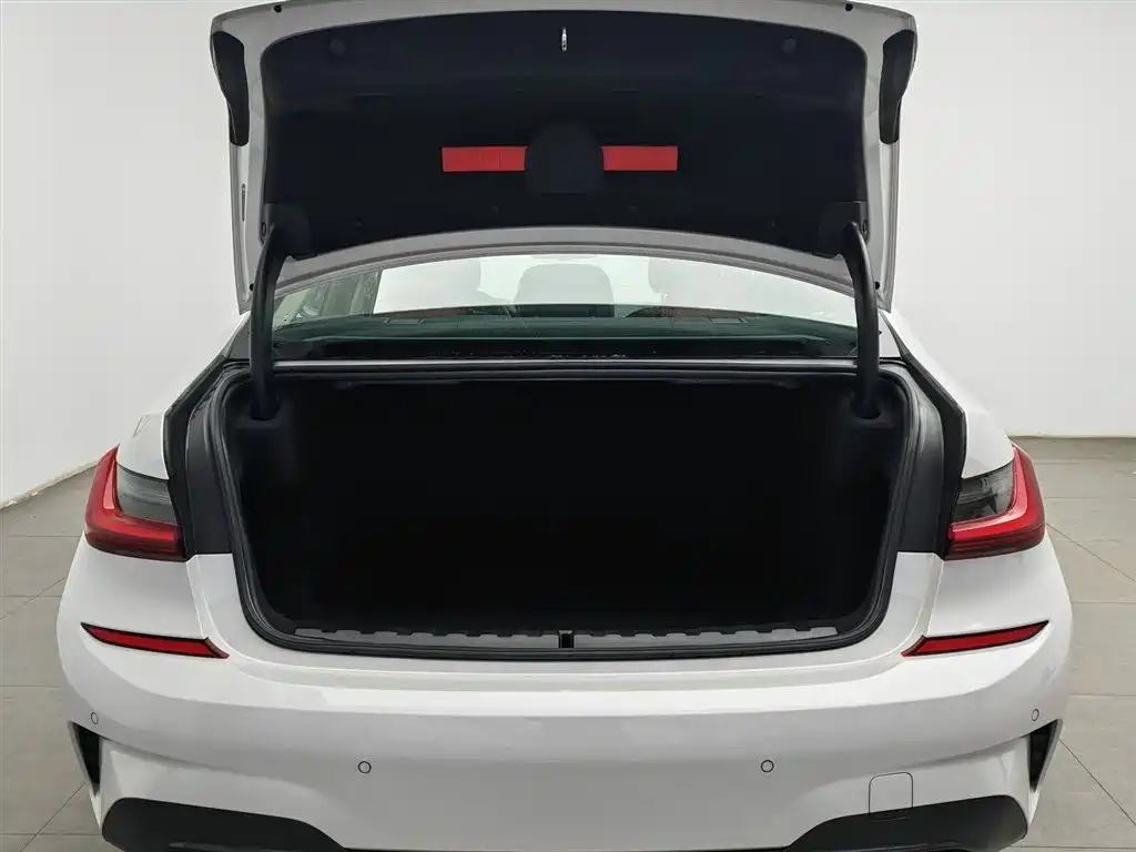 BMW 3 Series 2022 Facelift 325i M Sport Package фото 16