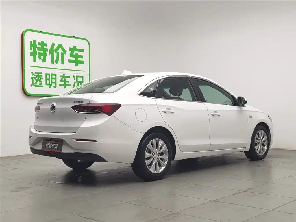 Buick Excelle 2018 15T Manual Elite (China V) фото 2