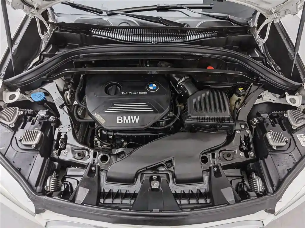 BMW X1 2019 sDrive18Li Premium Model фото 6