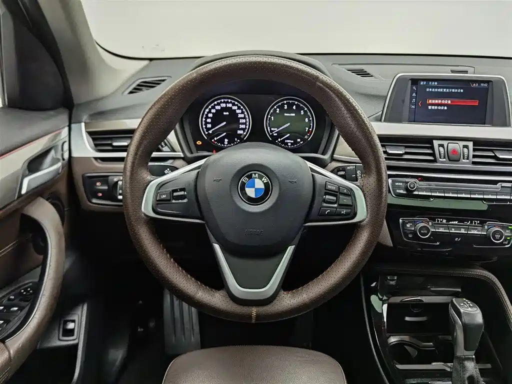 BMW X1 2019 sDrive18Li Premium Model фото 11