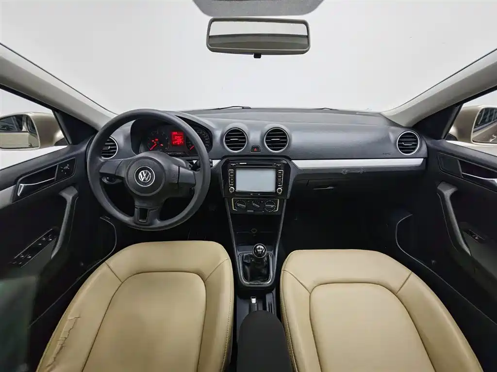 Volkswagen Jetta 2013 1.6L Manual Comfort фото 5