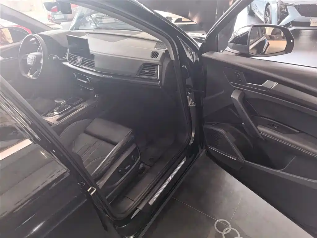 Audi Q5L 2022 Facelift 45T Luxury Dynamic фото 23