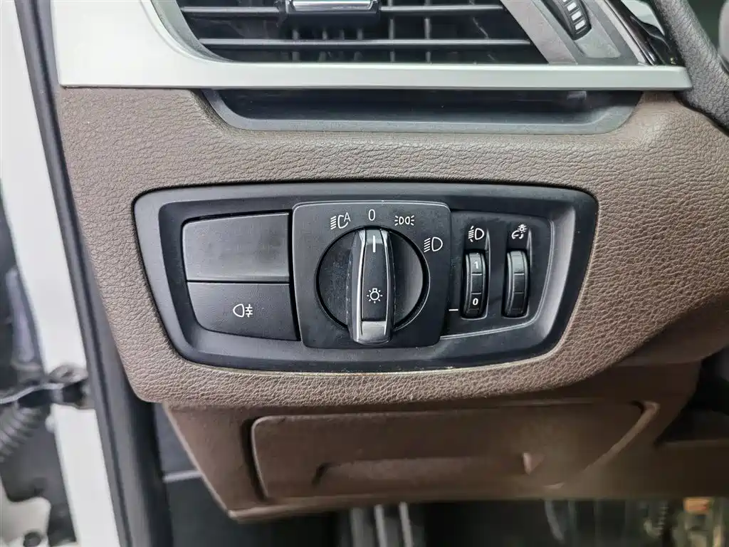 BMW X1 2022 sDrive25Li Leading фото 21