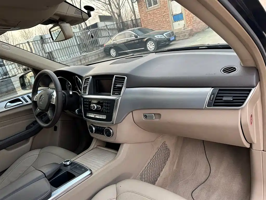 Mercedes-Benz M-Class 2014 ML 320 4MATIC фото 17