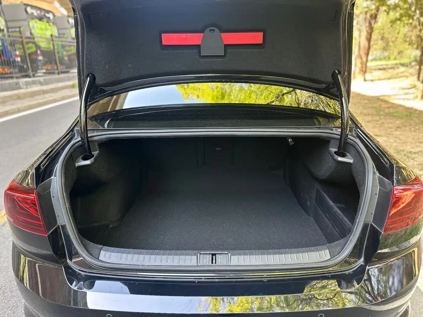 Volkswagen Magotan 2023 2 Million Units Anniversary Edition 330TSI DSG Leading Type фото 19