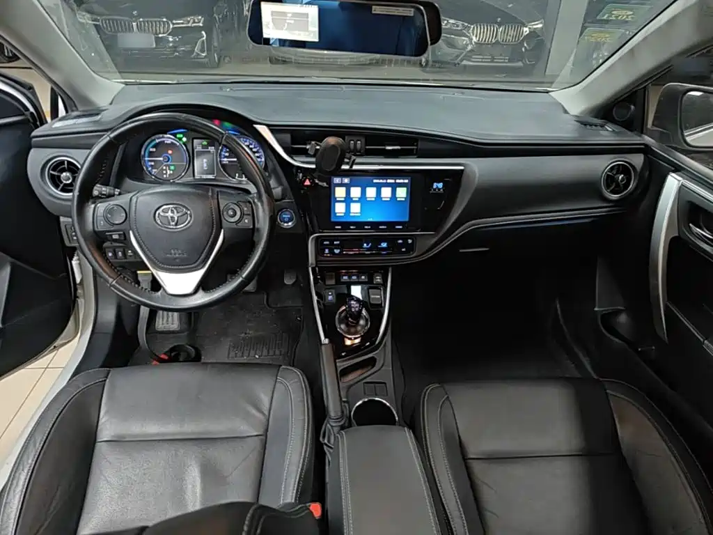 Toyota Corolla Twin Engine E+ 2019 2019 1.8L E-CVT Luxury Edition