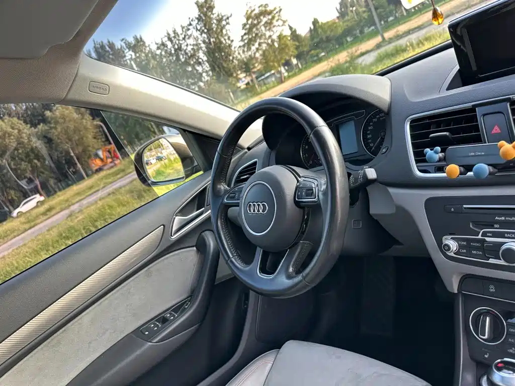 Photo 20 - Audi Q3