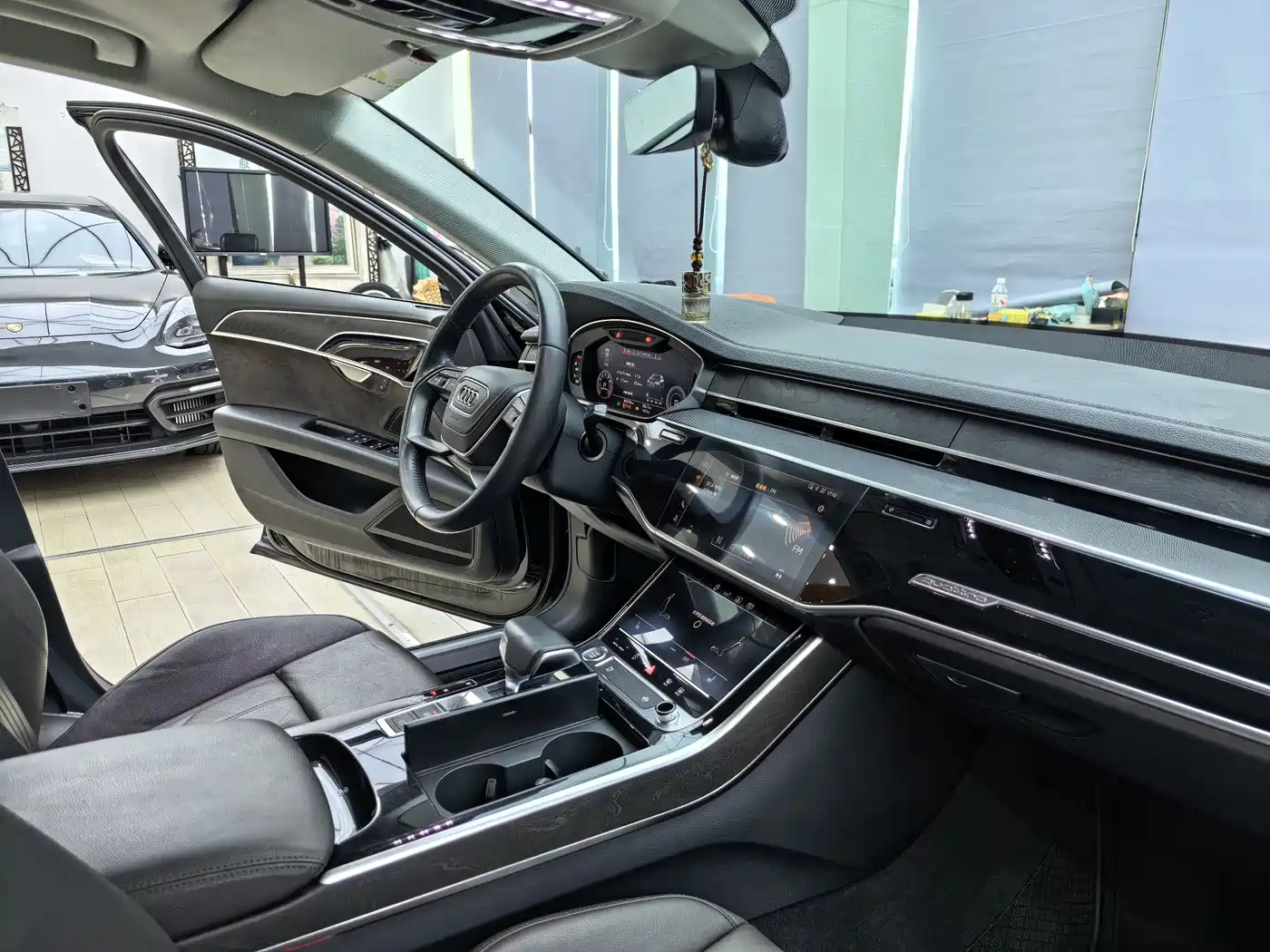 Audi A8 2018 A8L 55 TFSI quattro Launch Elite фото 7
