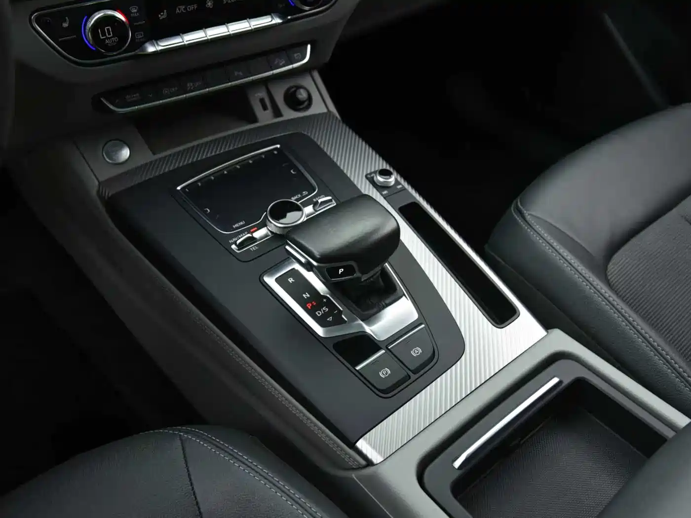 Audi Q5L 2018 45 TFSI Exclusive Fashion (China V) фото 8