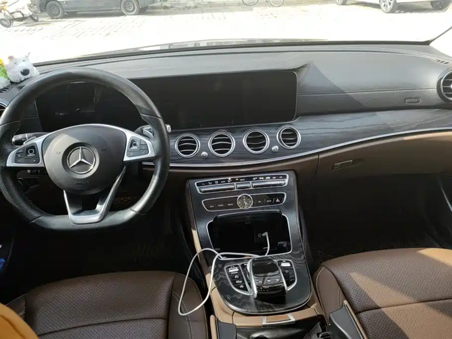 Mercedes-Benz E-Class 2018 E 300 L Sport Fashion фото 12