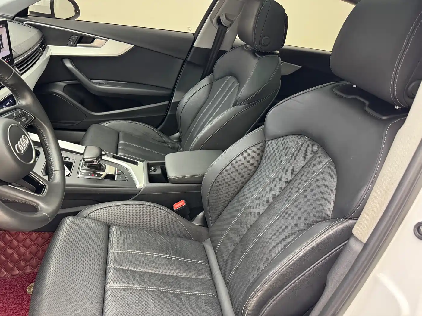 Audi A4L 2021 40 TFSI Premium Life Edition фото 16