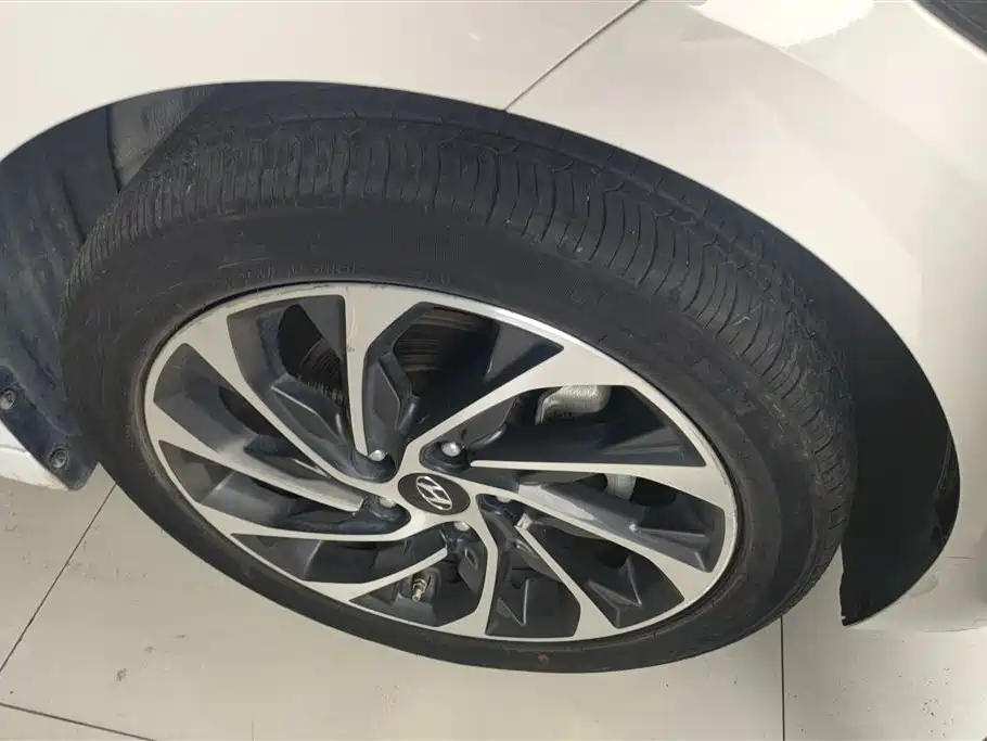 Hyundai Elantra 2020 1.4T DCT Dynamic·Vitality фото 6