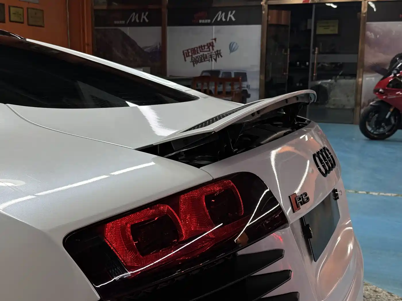 Audi R8 2007 4.2 FSI quattro фото 11