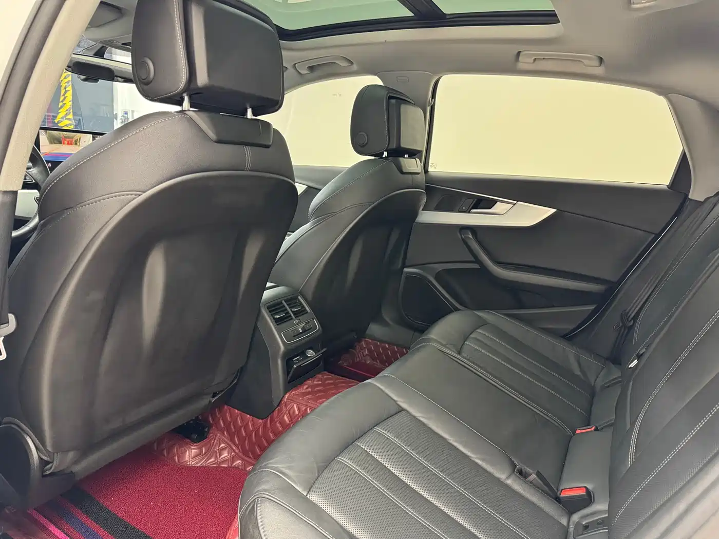 Audi A4L 2021 40 TFSI Premium Life Edition фото 8
