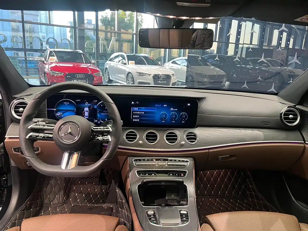 MERCEDES-BENZ E CLASS