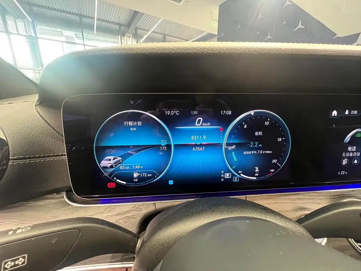 MERCEDES-BENZ E CLASS