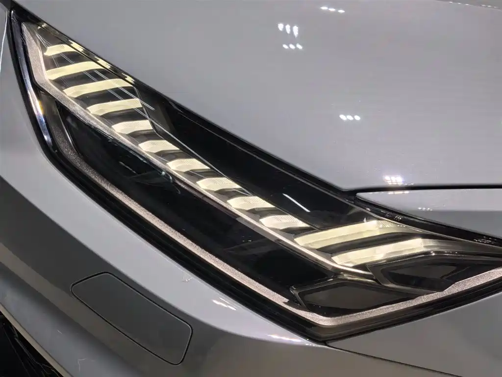 AUDI A7L