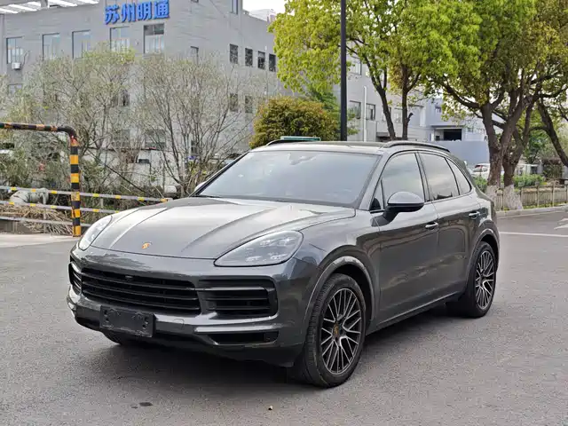 PORSCHE CAYENNE