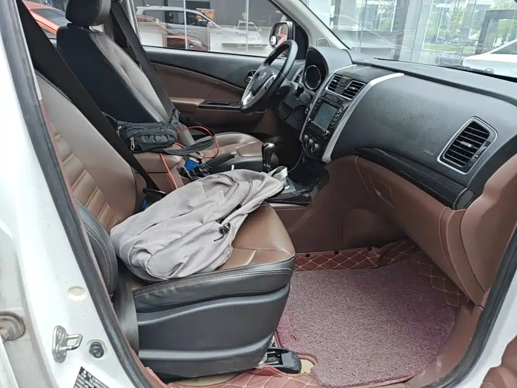 Dongfeng Fengxing Fengxing SX6 2017 2016 1.6L Manual Premium