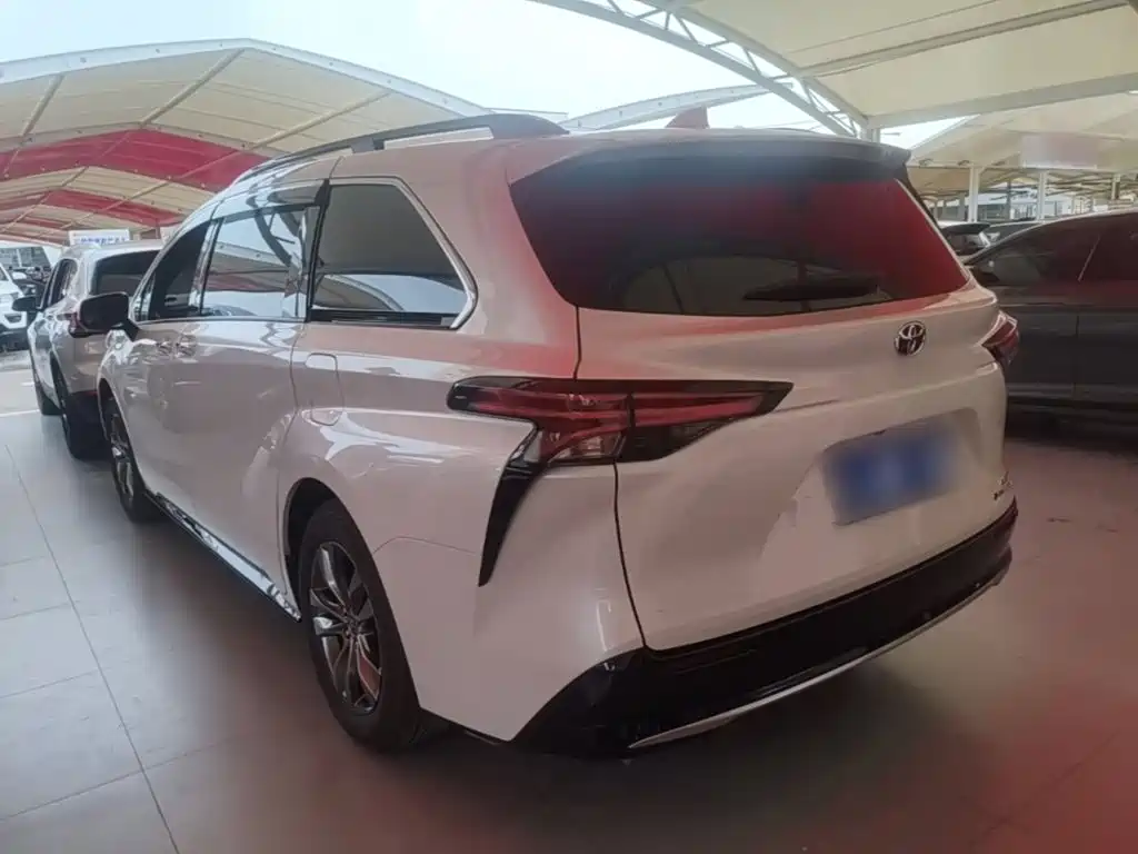 Toyota Sienna 2026 2026 2.5L Hybrid AWD Premium Edition