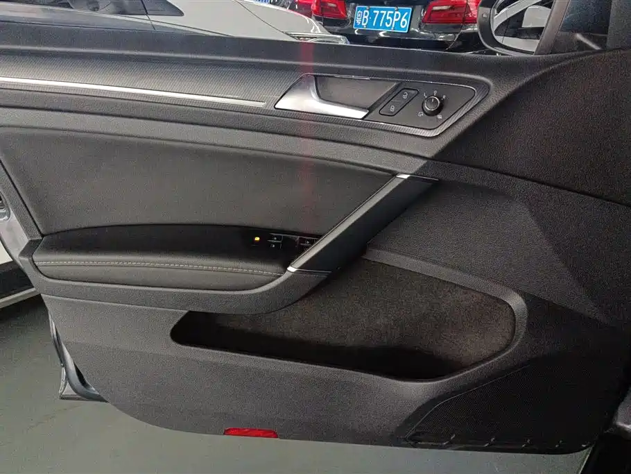 Volkswagen Golf 2019 280TSI DSG R-Line China VI фото 7