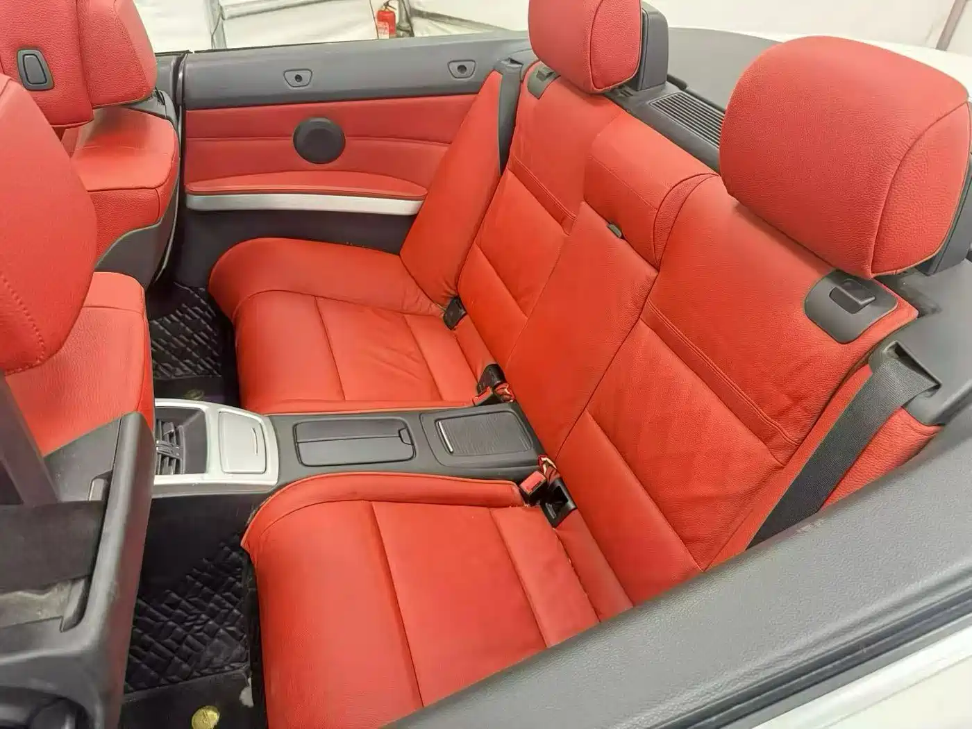 BMW 3 Series (Import) 2011 320i Convertible фото 6