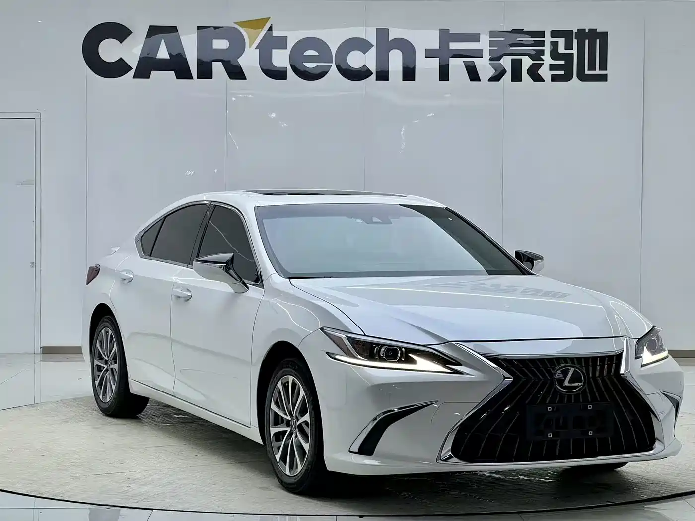 Lexus ES 2022 300h Excellence Edition