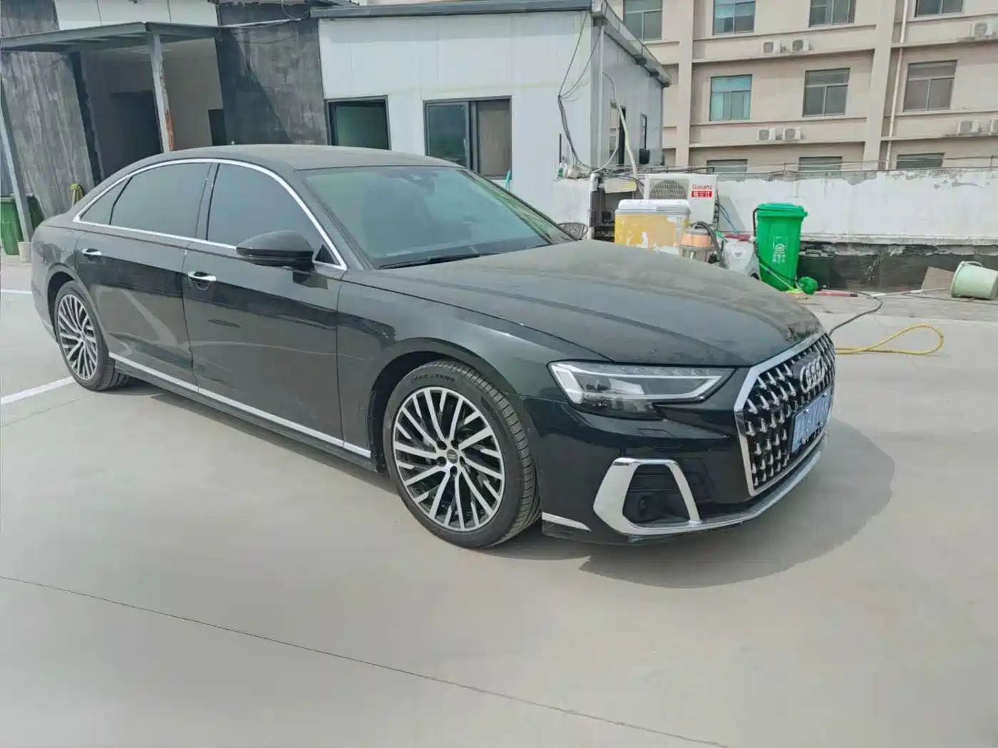 AUDI A8