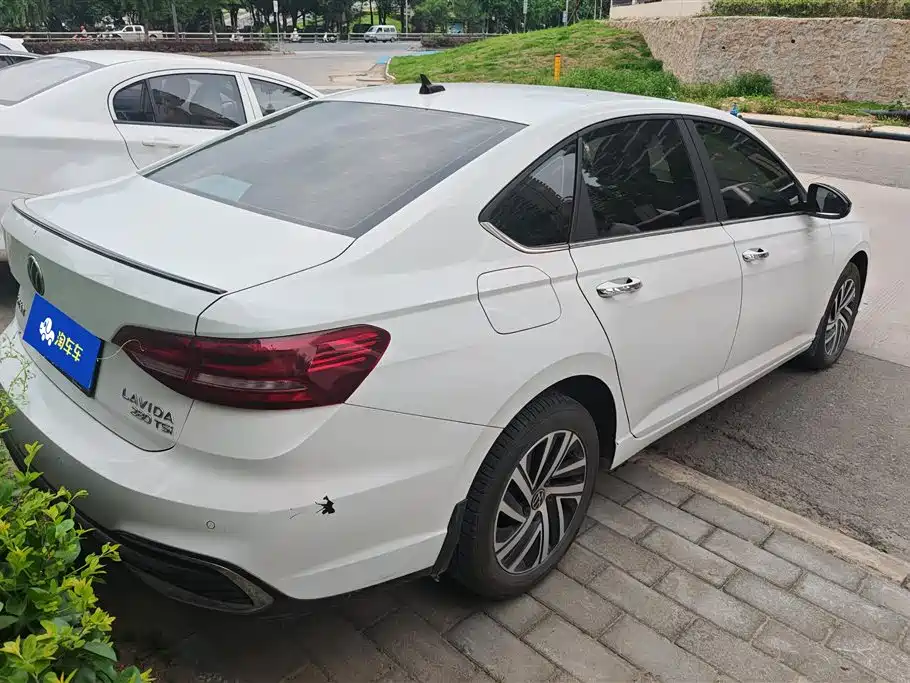 Volkswagen Lavida 2023 280TSI DSG Starlight Comfort Edition фото 3