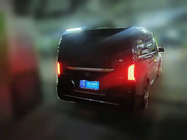 Mercedes-Benz V-Class 2022 V 260 L Long Wheelbase Luxury Edition — фото 2