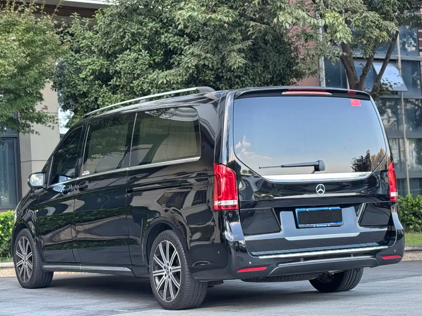 Mercedes-Benz V-Class 2022 V 260 L Long Wheelbase Luxury Edition фото 10