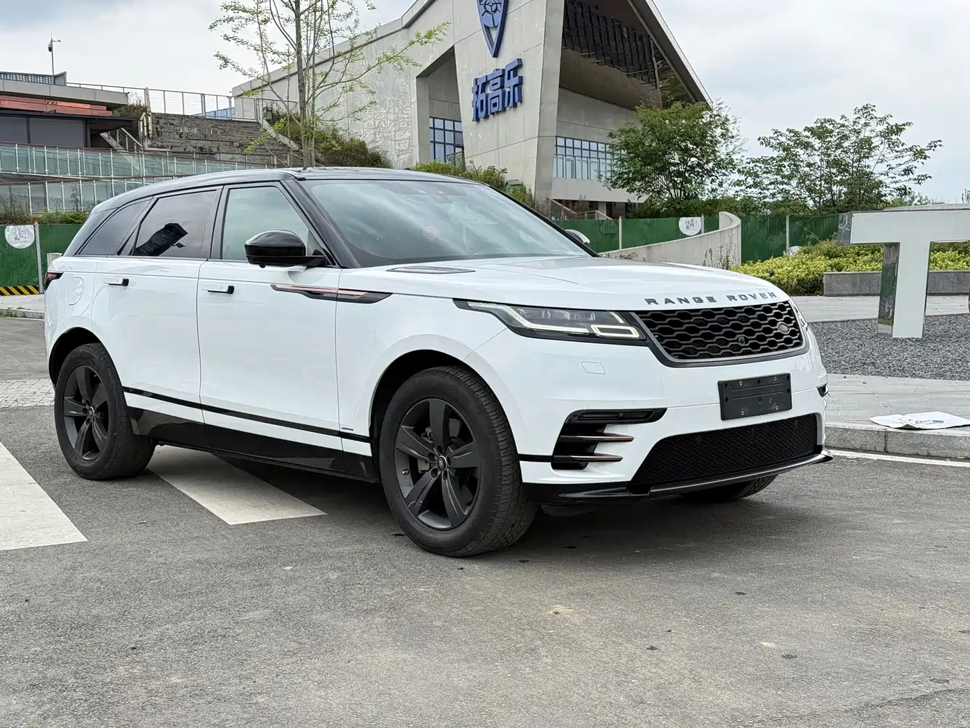 Land Rover Range Rover Velar 2018 P380 R-DYNAMIC SE фото 3