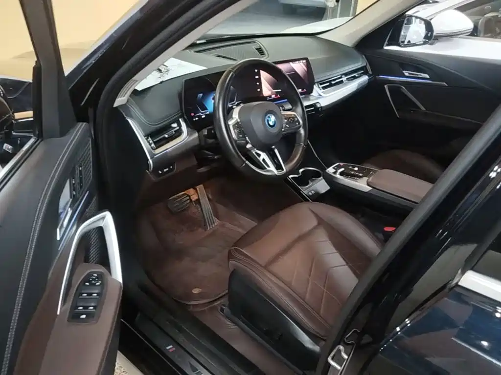 BMW iX1 2025 2025 eDrive25L M Sport Package