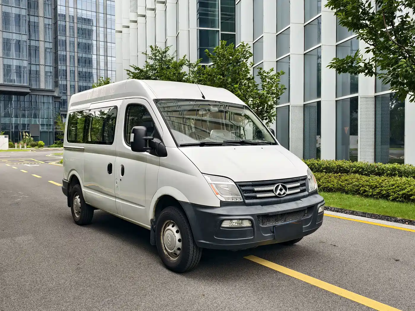 SAIC Maxus Xintu V80 2017 2017 2.5T 5-speed manual Aoyun Tong China V short wheelbase medium roof 5/6/10 seats