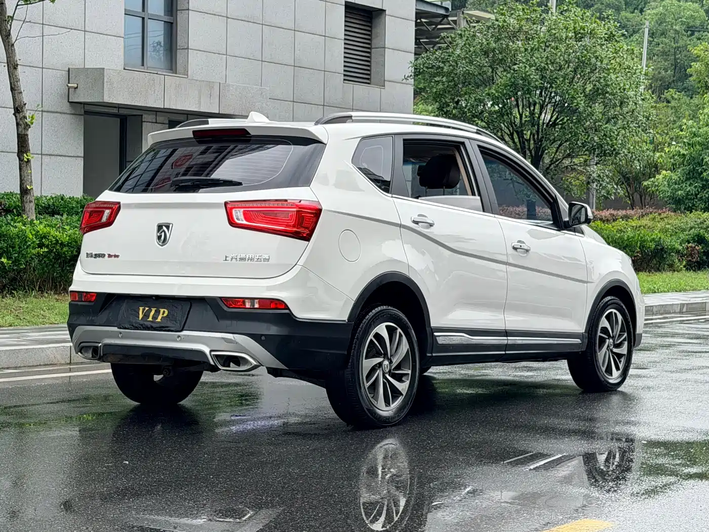 Baojun 560 2017 2017 1.5T DCT Flagship 7-seater