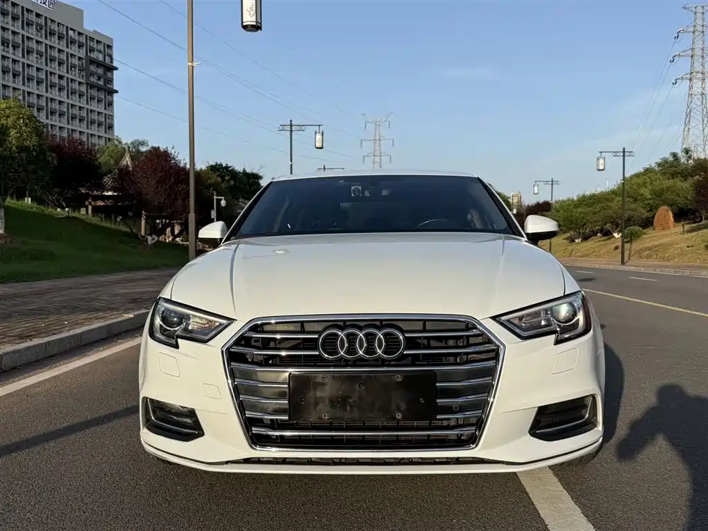 Audi A3 2019 Limousine 35 TFSI Progressive China V фото 2
