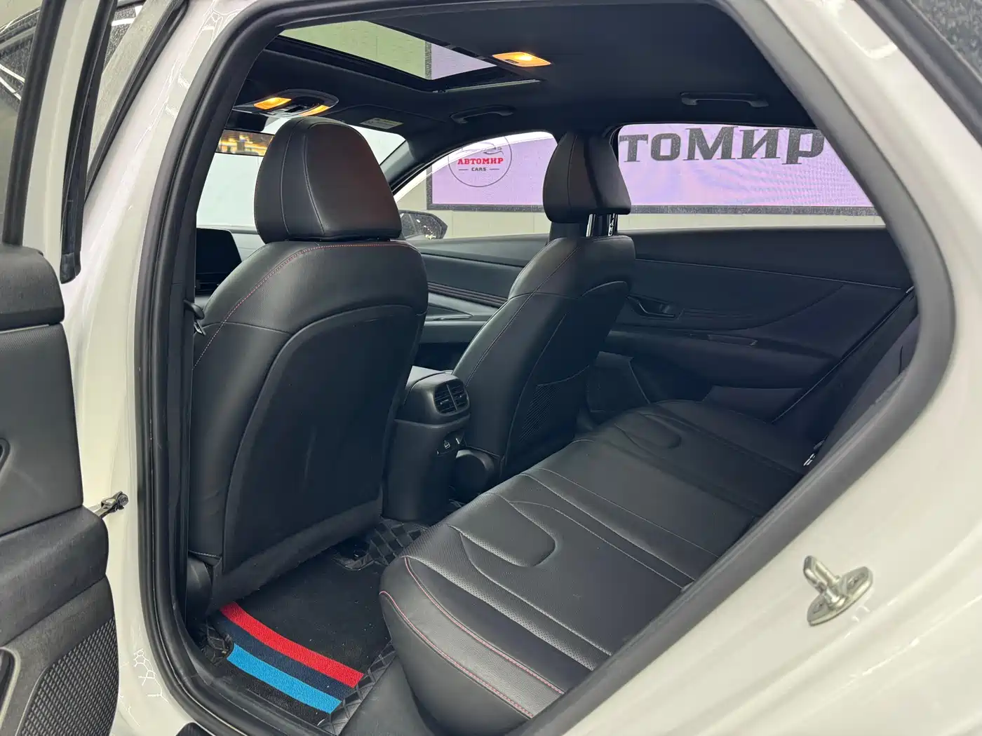 Hyundai Elantra 2022 240TGDi DCT LUX Premium Edition фото 5