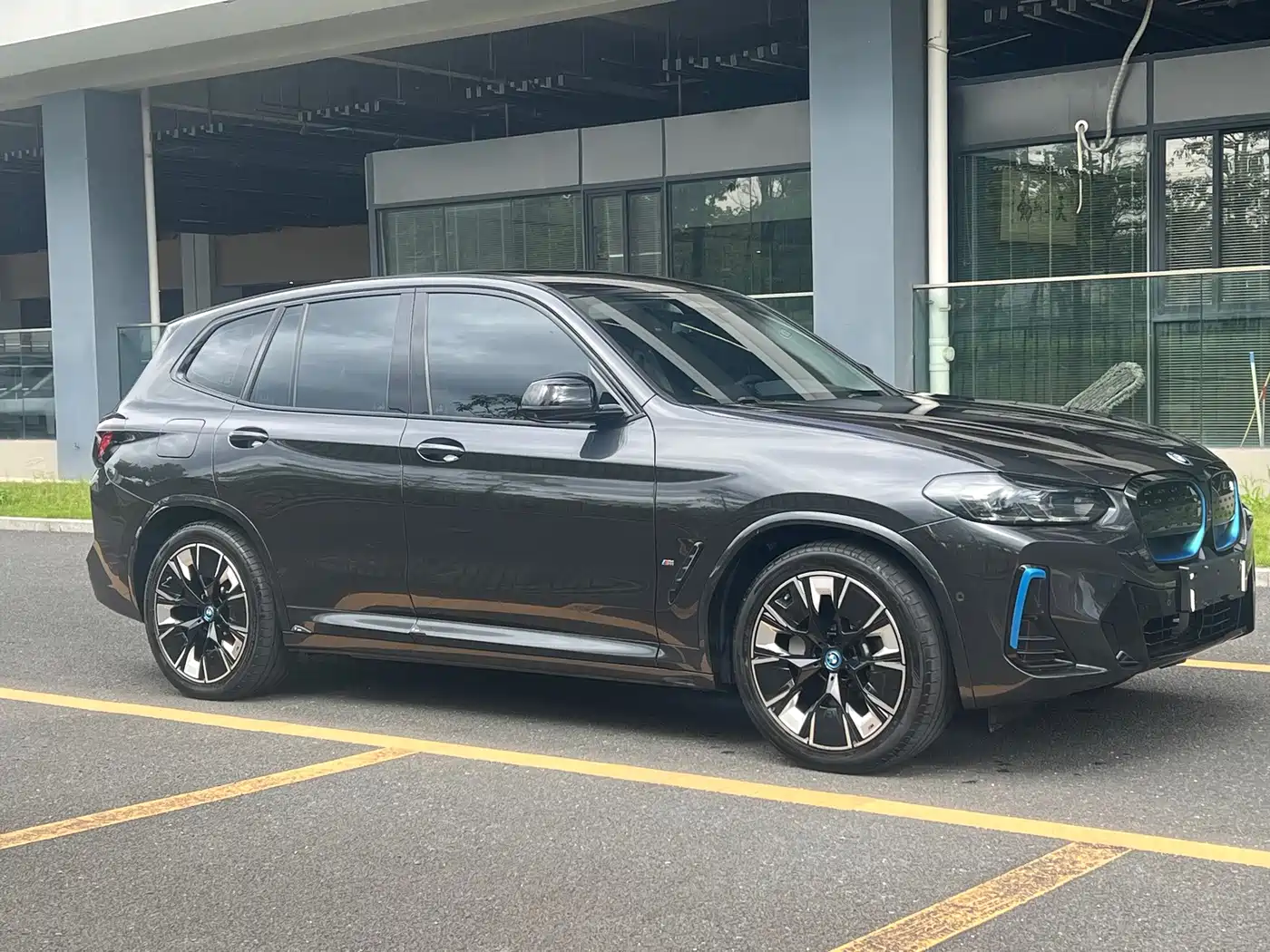 BMW iX3 2021 2022 Innovation Leader