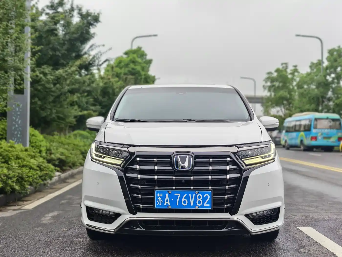 Honda Elysion 2022 2.0L e:HEV Supreme Edition фото 2