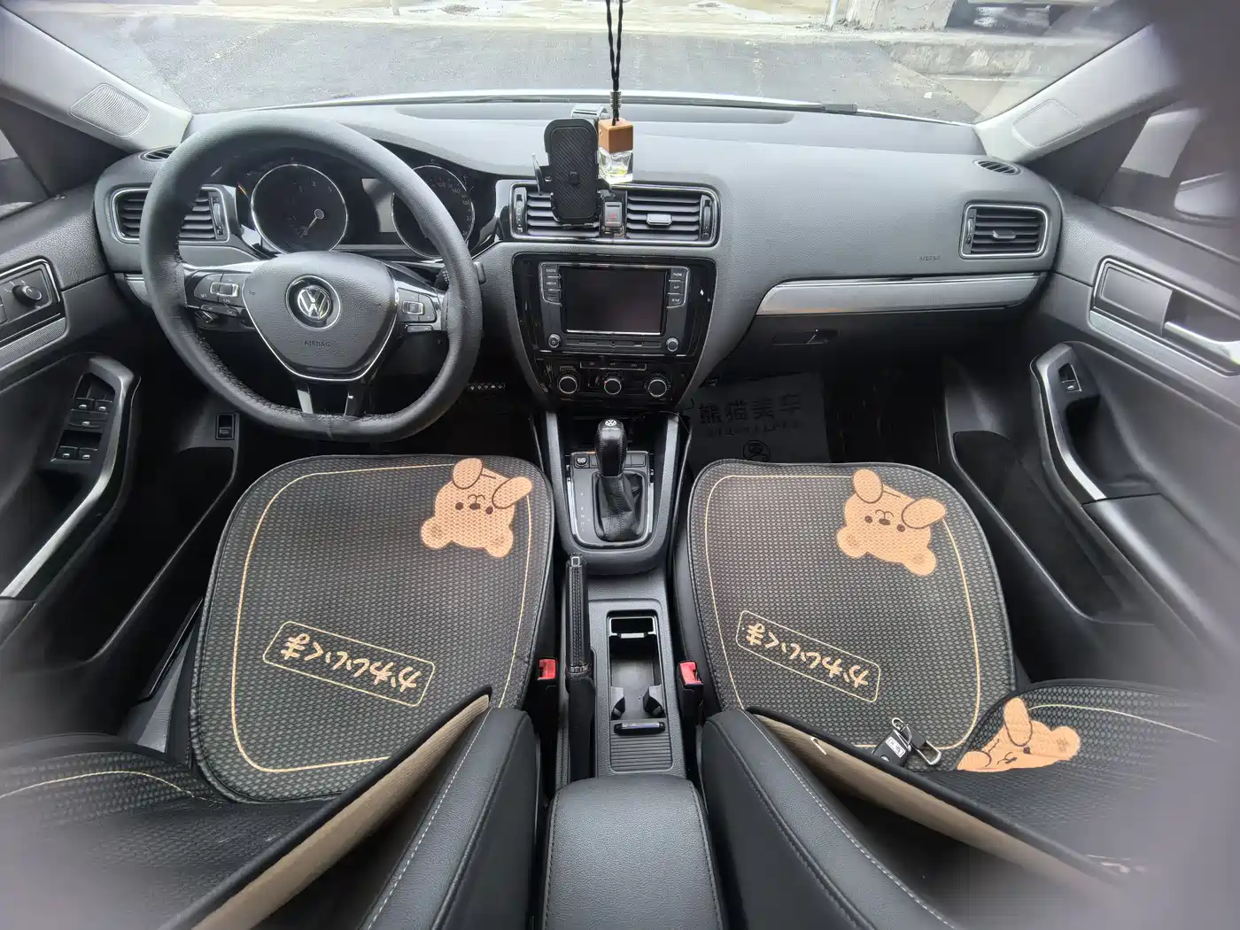 Volkswagen Sagitar 2018 1.6L Automatic Comfort фото 8