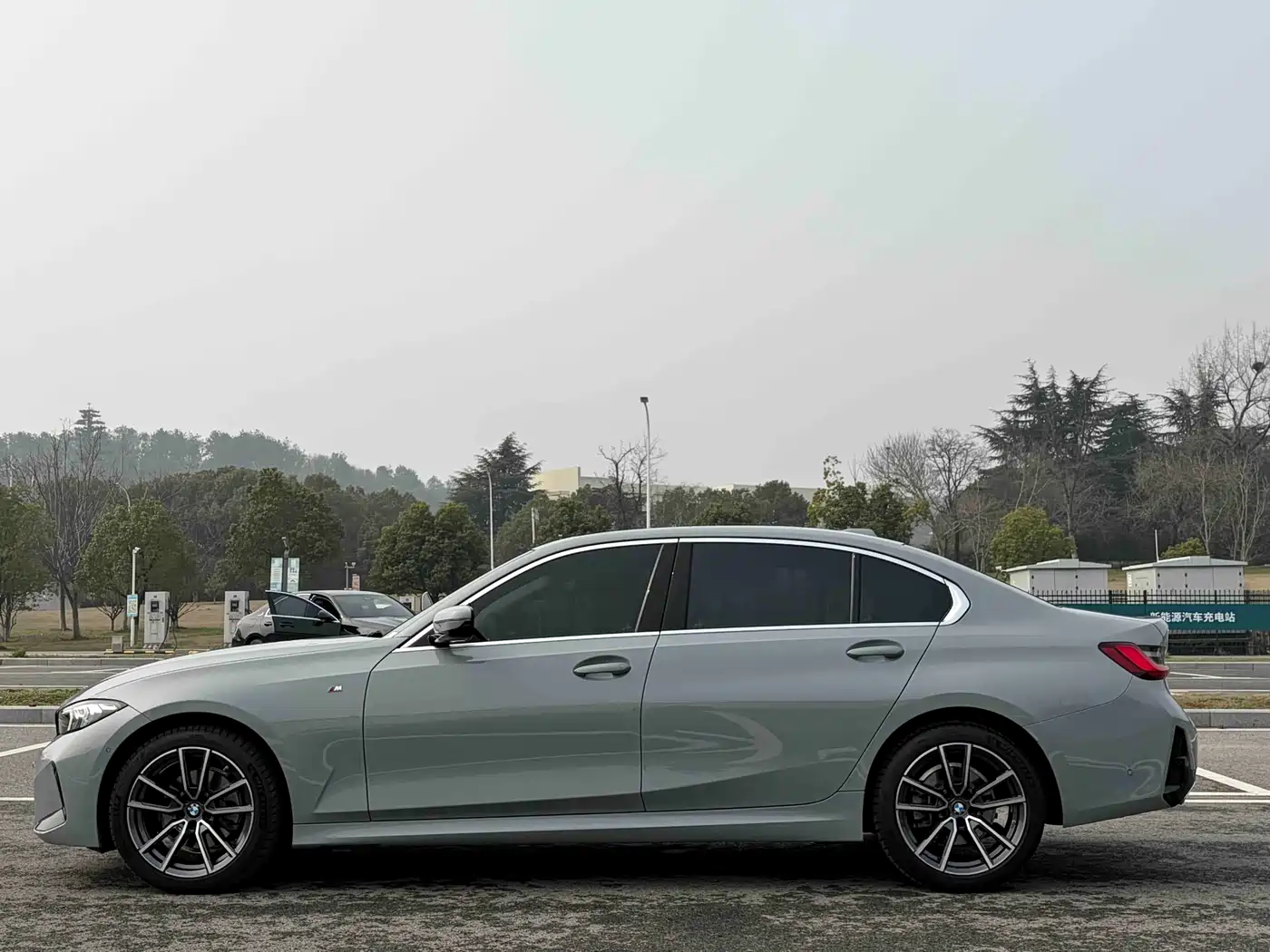 BMW 3 Series 2025 325Li M Sport Package фото 8