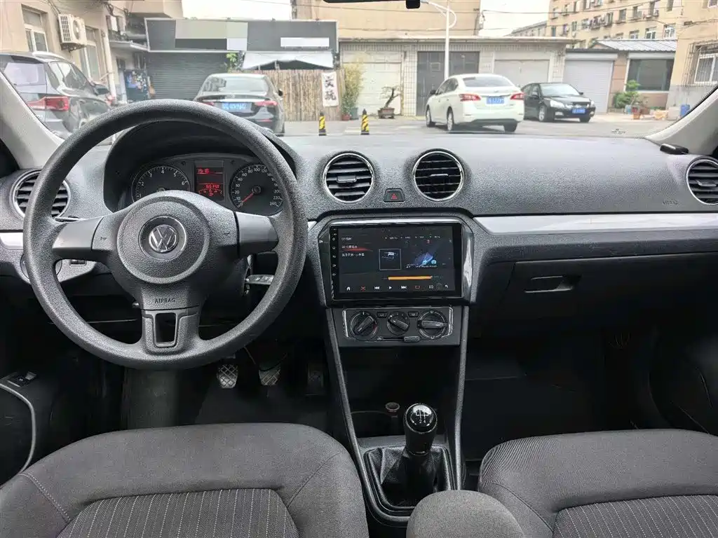 Volkswagen Jetta 2015 Value Edition 1.6L Manual Comfort фото 8