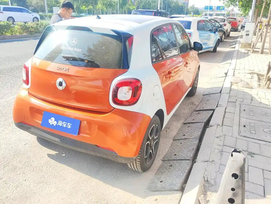 smart forfour 2019 2018 0.9T 66kW Pioneer Edition