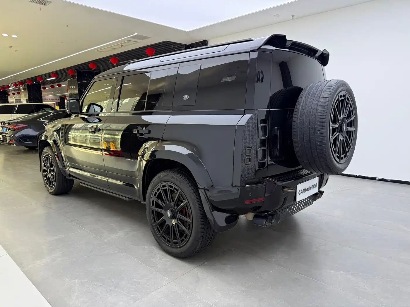 LAND ROVER DEFENDER