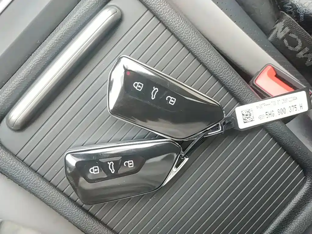 Volkswagen Golf 2025 2025 Facelift 300TSI Pro