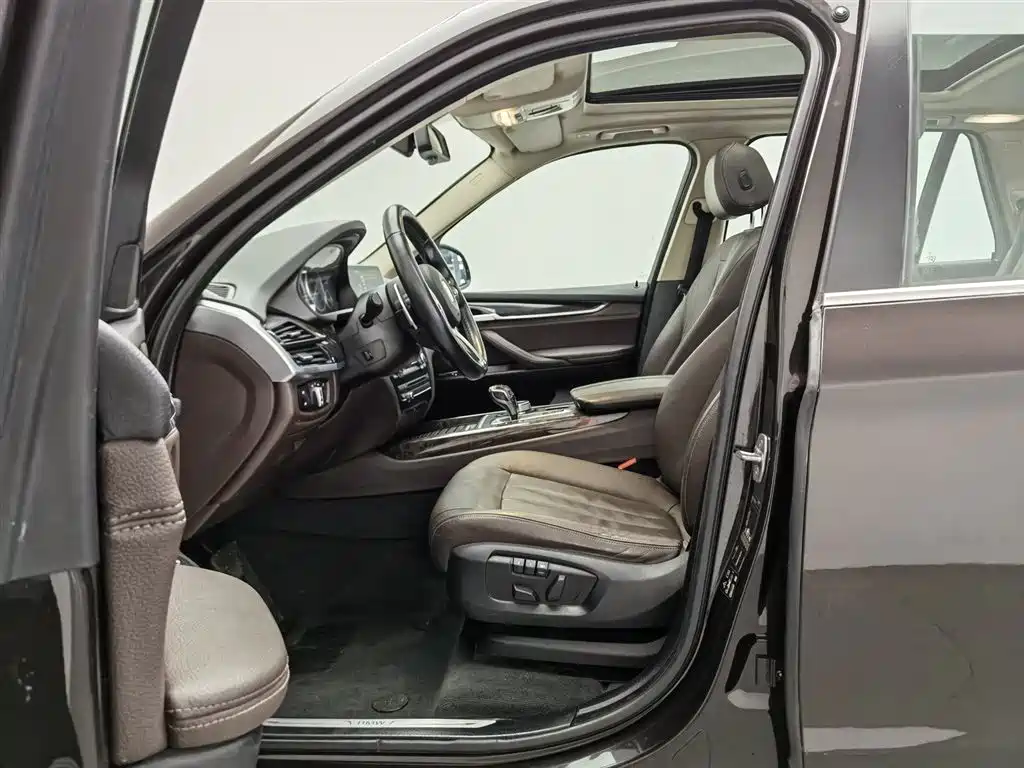BMW X5 (Import) 2015 xDrive28i фото 10