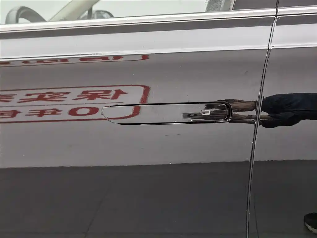 Hongqi H9 2023 Model 2.0T Smart Connect Flagship Edition фото 18
