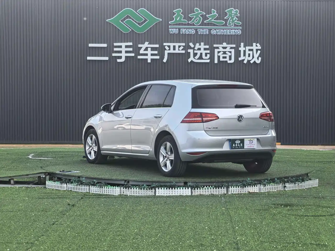 Volkswagen Golf 2015 1.6L Automatic Comfort фото 19