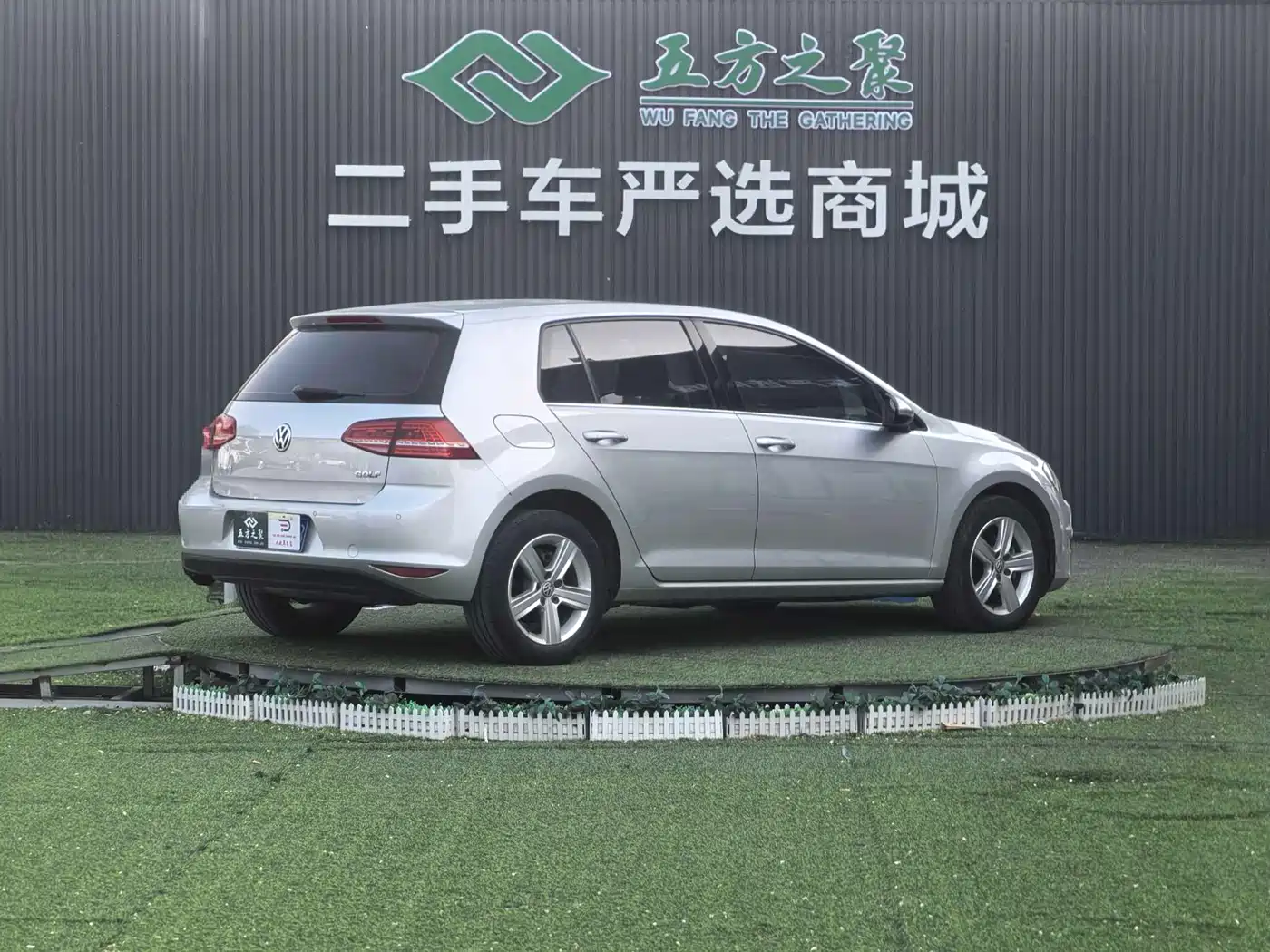 Volkswagen Golf 2015 1.6L Automatic Comfort фото 20