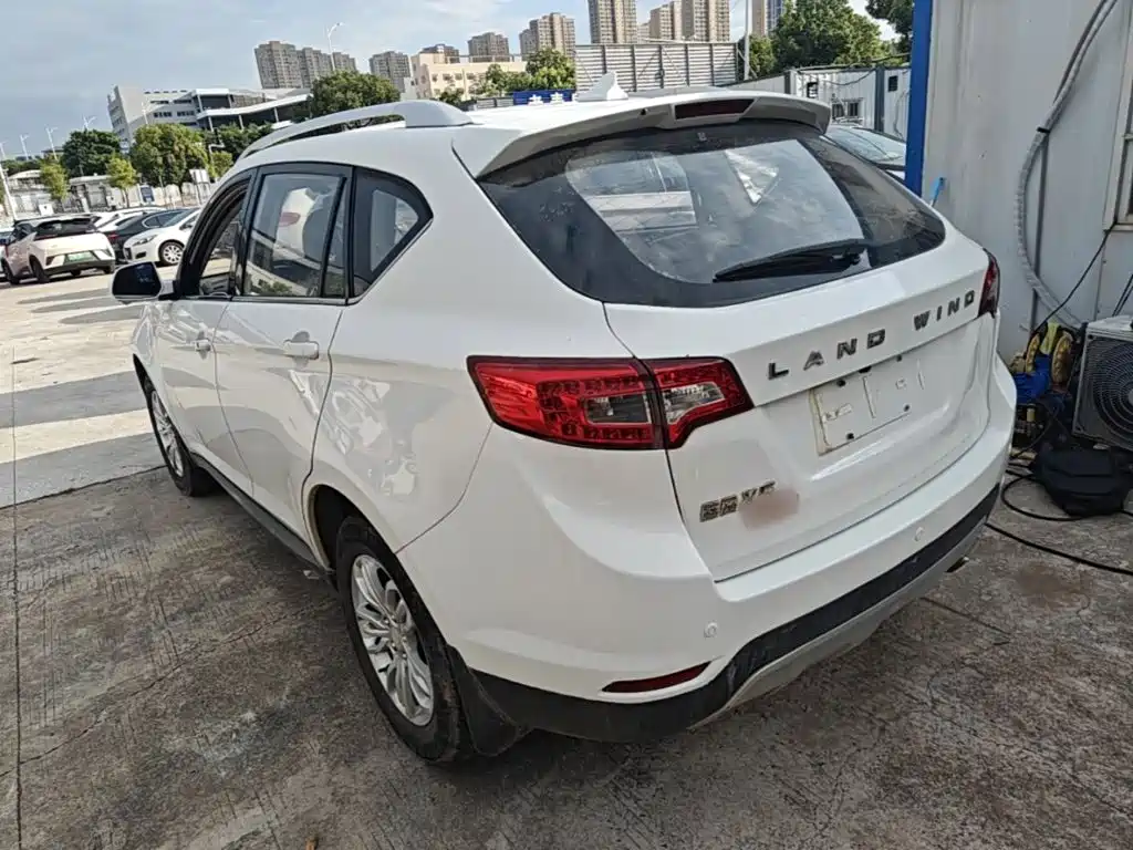 Landwind X5 2017 2016 Plus 1.5T Manual Pioneer Edition